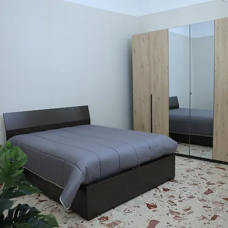 Iris House Pompei